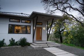 Modern Wine Country Home on 10 acres with vineyard